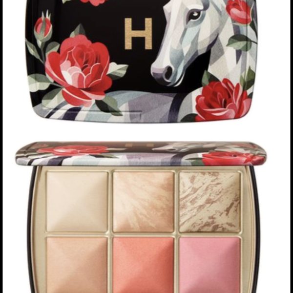 ✨ HOURGLASS – Ambient Lighting Edit